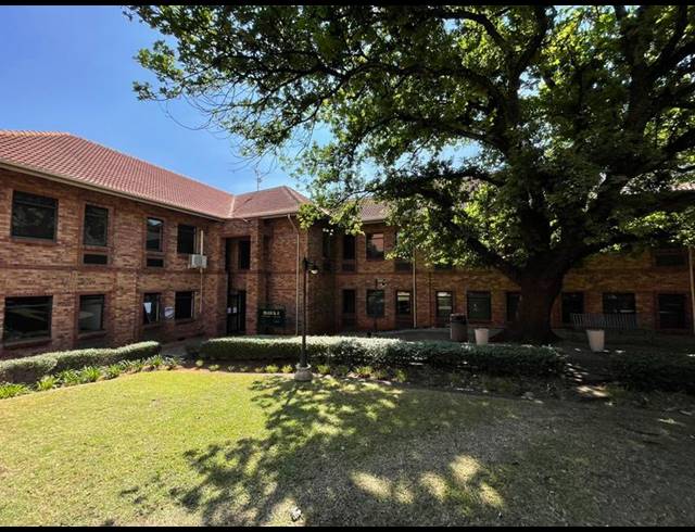 BUSINESS PROPERTY TO RENT IN DIE HOEWES